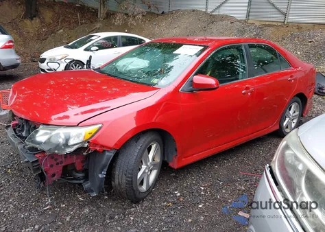 2013 Toyota Camry Se z USA, uszkodzony, nr VIN 4T1BF1FK2DU715507